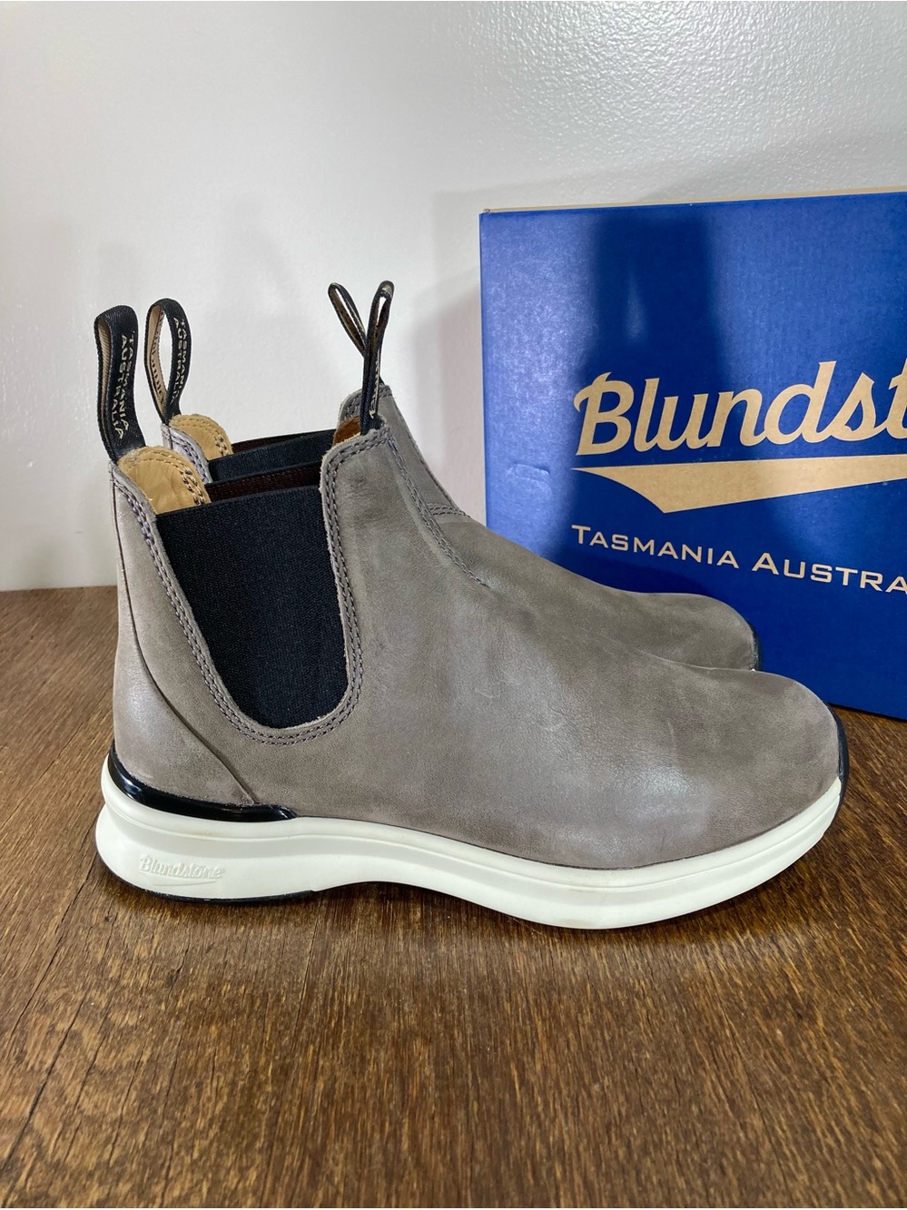 Blundstone 2141 Active Chelsea Boot Women’s Size 7 Dusty Grey